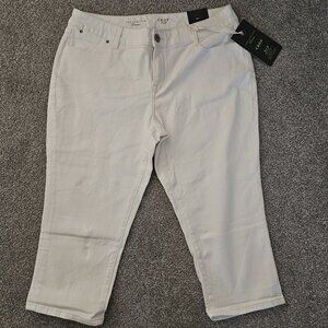 The LIMITED denim CROP 312 bottoms WHITE mid rise CURVY HIP/THIGH spandex